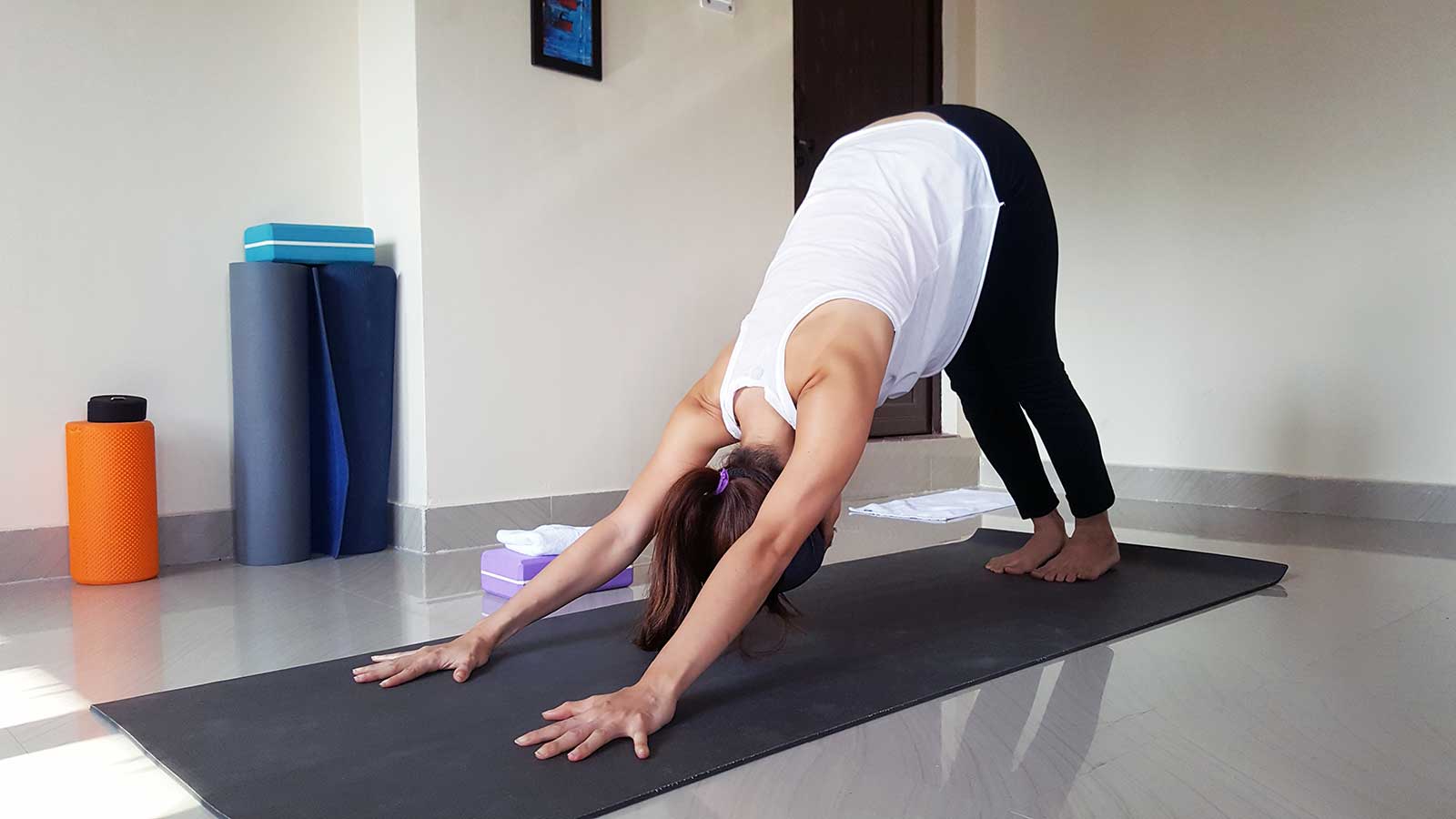 Yoga Poses: Half boat pose (Ardha Navasana)